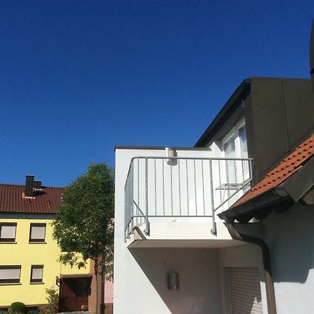 Studio Ochsenfurt Mit Sonnigem Balkon Apartment Luaran gambar