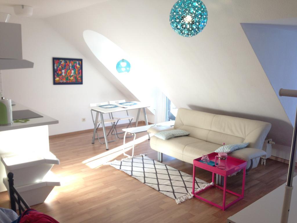 Studio Ochsenfurt Mit Sonnigem Balkon Luaran gambar