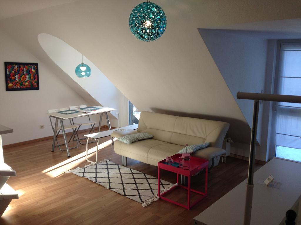 Studio Ochsenfurt Mit Sonnigem Balkon Apartment Luaran gambar