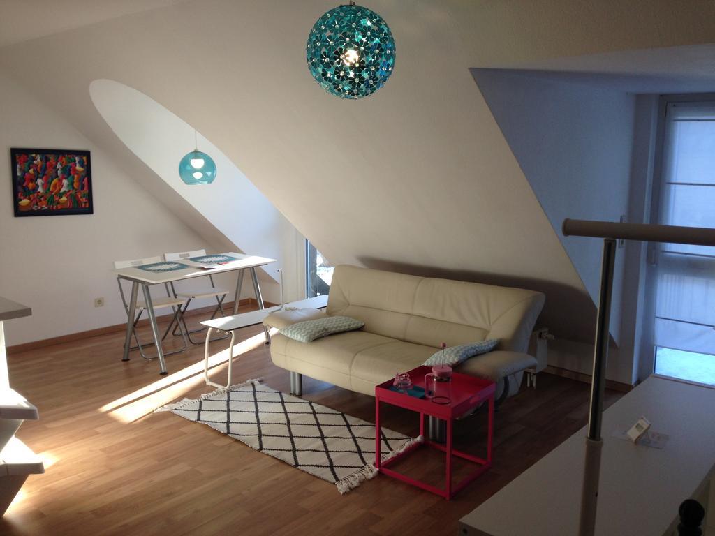 Studio Ochsenfurt Mit Sonnigem Balkon Luaran gambar